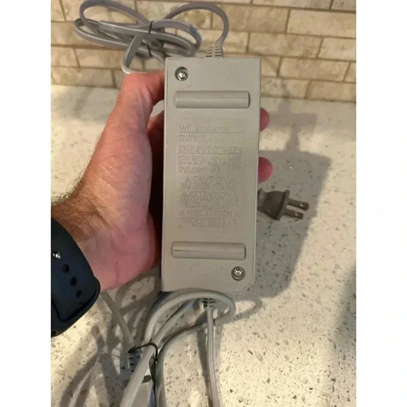Nintendo Wii Power Supply Original Genuine AC Adapter Cord Brick RVL-002 (g2) - Picture 2 of 2